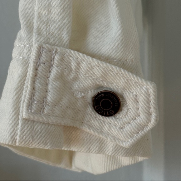 White jumpsuit - Picture 9 of 15